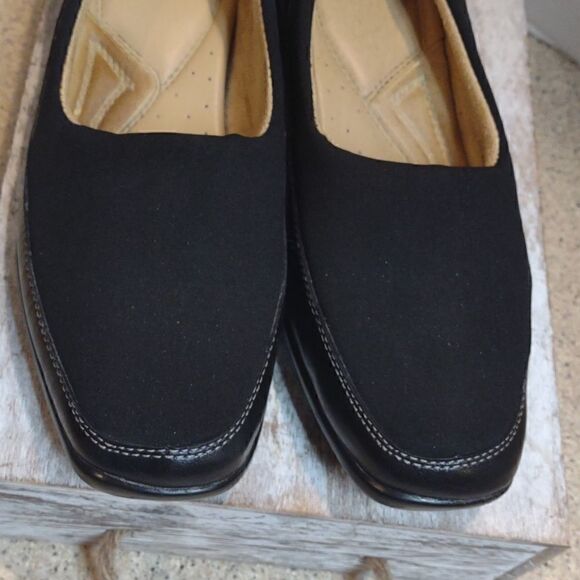 👍 Naturalizer Size 7.5 Comfort Loafers   A10 - Picture 2 of 5